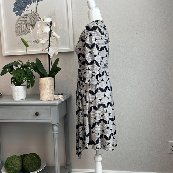 DVF Wrap Dress - Picture 2 of 4